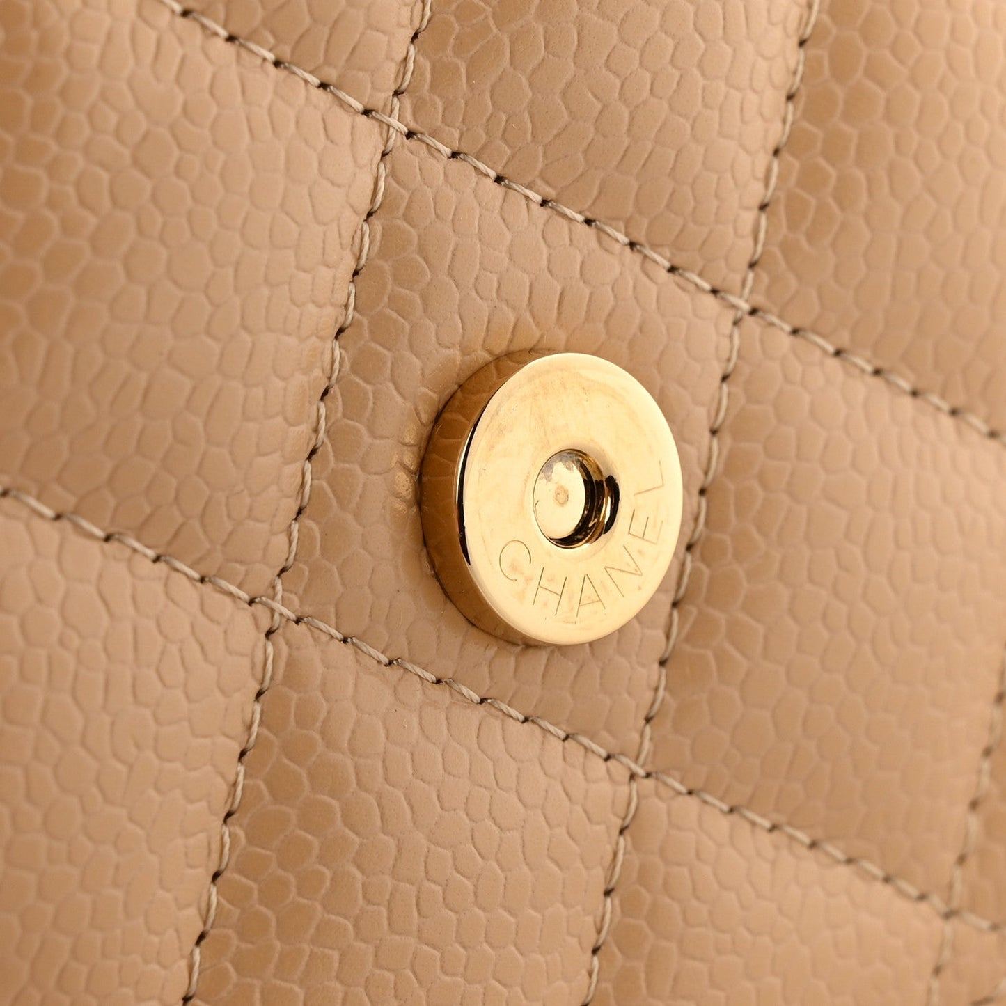 Caviar Quilted Wallet on Chain WOC Beige